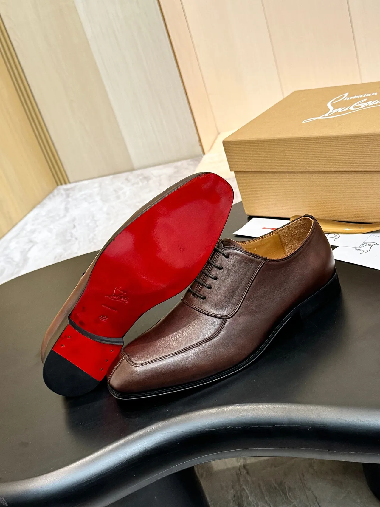 [CL red sole shoes] Top P: 1020💰 Size 39-44 (⚠️38.45.46.47 custom-made, non-returnable and non-exchangeable) 🆑High-end men's business formal leather shoes, original authentic top quality goods ••✅💯 Top original order purchasing agent! Original imported patterned cowhide ➕Imported cowhide lining ➕Cowhide feet ➕Original leather outsole~🉑️Feel free to compare the authentic ones!